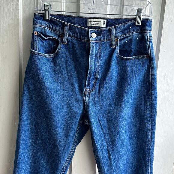 Abercrombie & Fitch The 90s Slim Straight Ultra High Rise Jeans - Picture 3 of 8